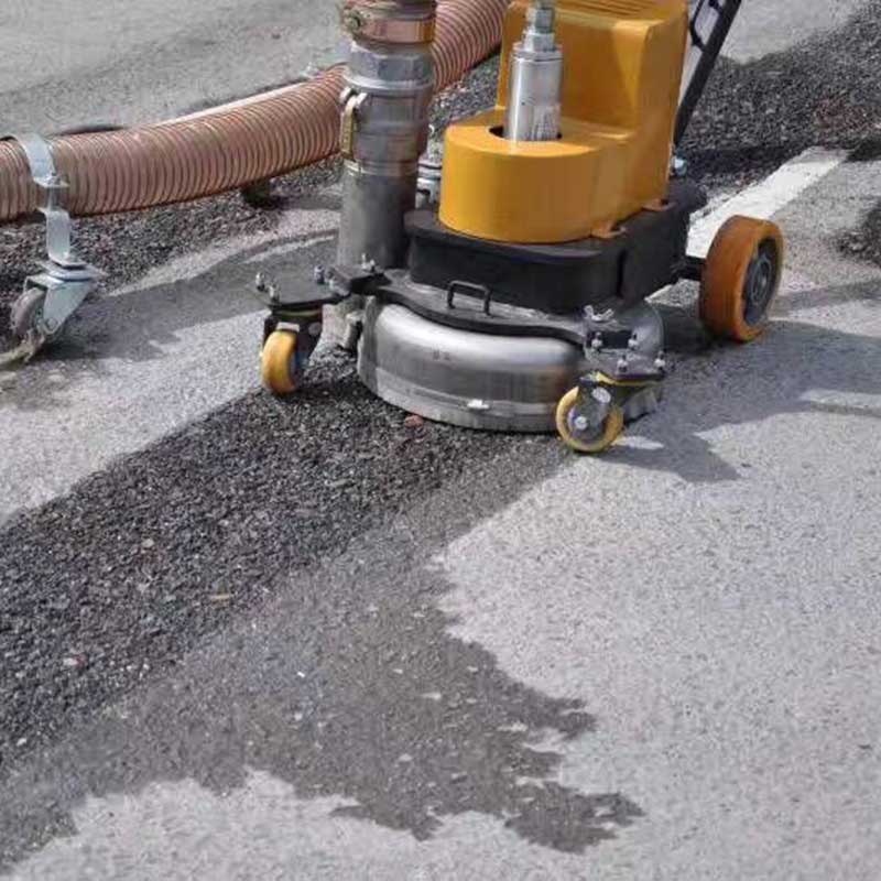 Straightway road marking removal