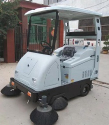 RDS-1750 Electric Road Sweeper